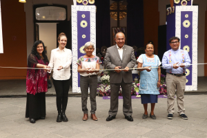 INAUGURA GOBIERNO DE PUEBLA “ALTAR DE DOLORES” EN CASA DE LA CULTURA